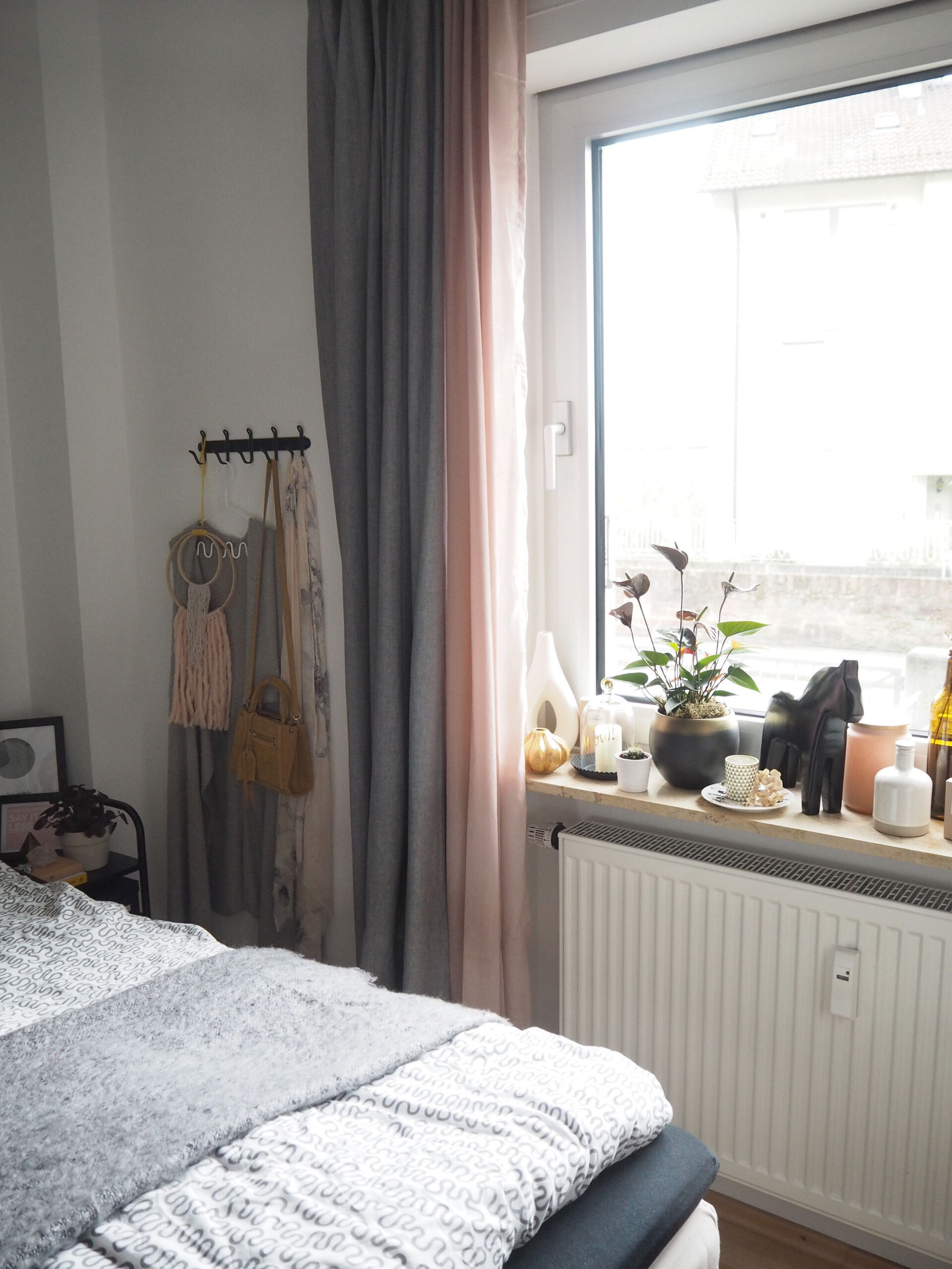 Interior} Schlafzimmer: Deko Für Die Fensterbank | Skön Och Kreativ regarding Deko Fensterbank Schlafzimmer