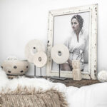 Deko Aus Marmor Auf Einem Ständer | Marble Disc In Weiß Im Boho Look With Regard To Boho Deko Schlafzimmer